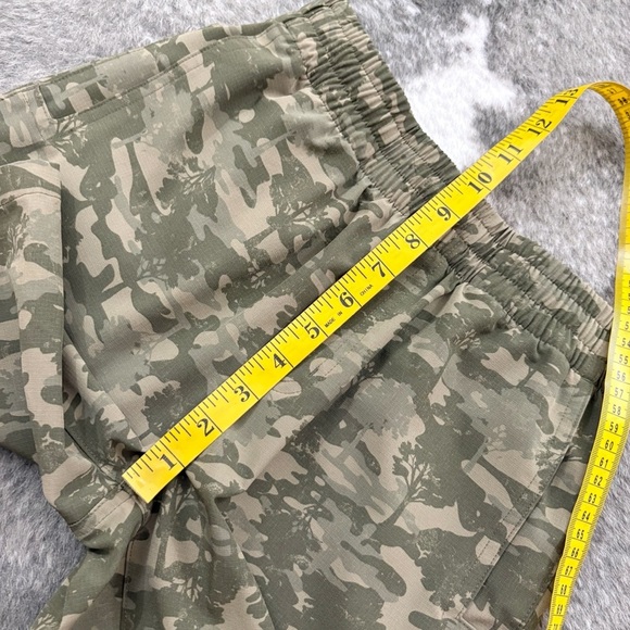 Kids Camo Carhartt Pull On Shorts - Picture 8 of 12